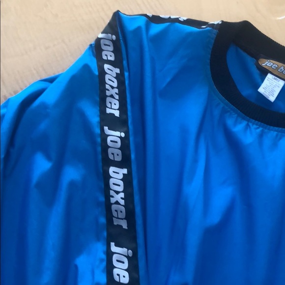 Men’s pull over running/windbreaker; clean; large - Picture 2 of 8